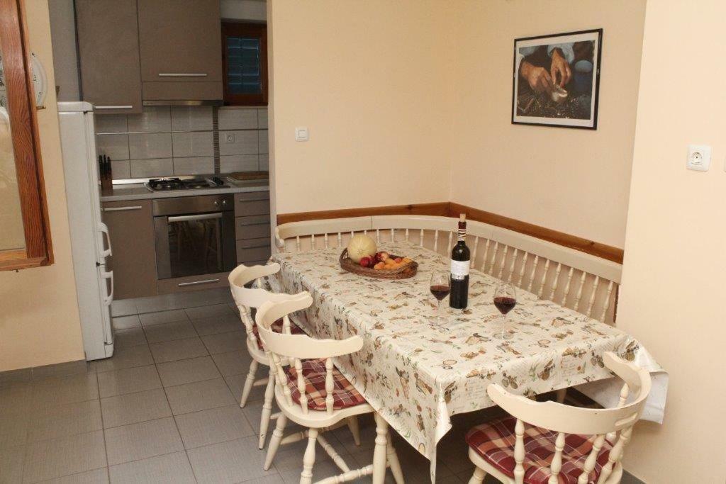 Apartman Morovic Sveti Filip i Jakov Exterior photo